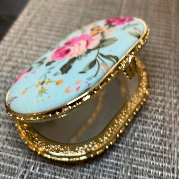 #47 Retro Floral Oval Compact Mirror - Picture 6 of 10